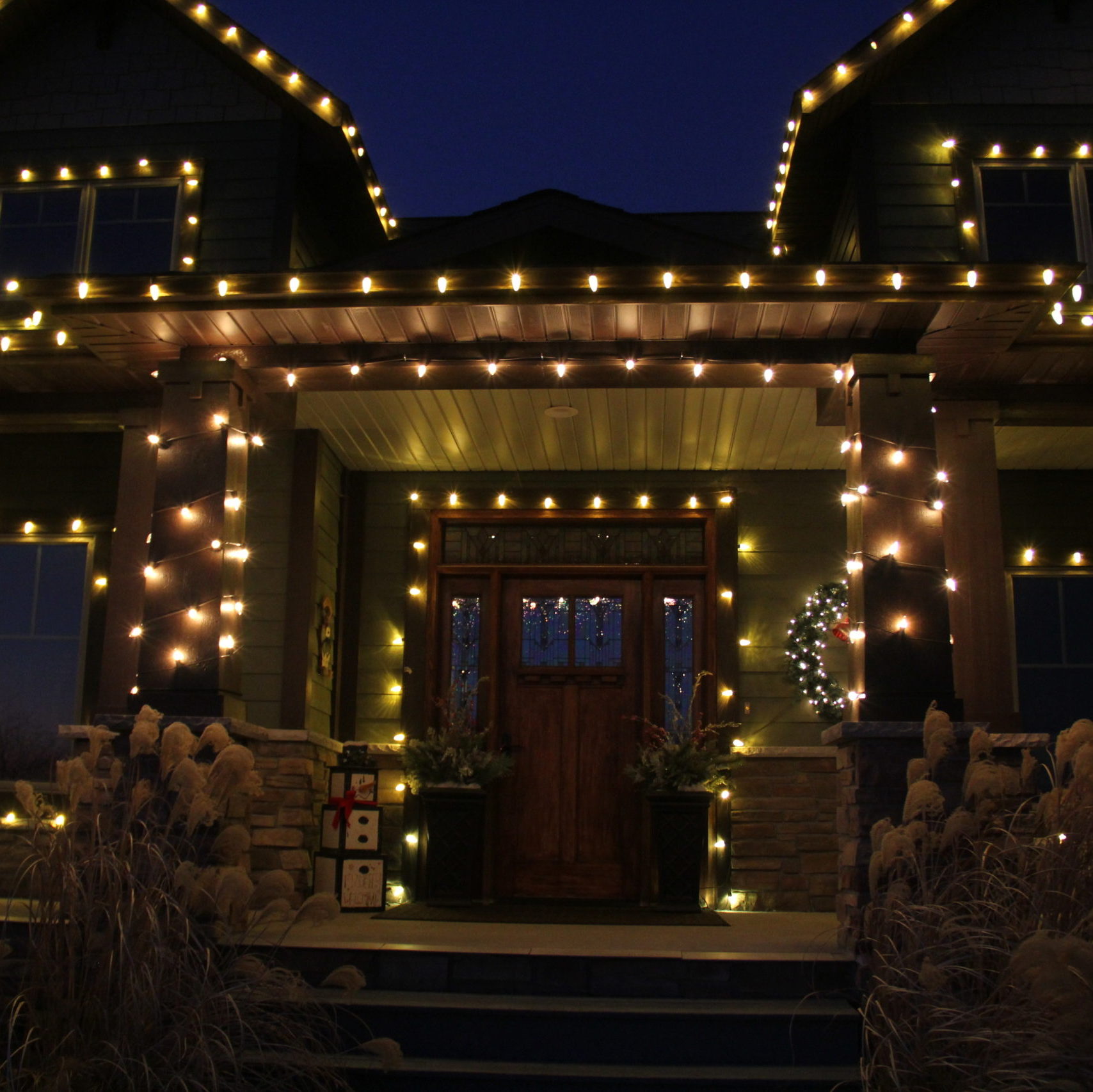 I had another light strand but ran out of the LED bulbs so I used the leftover incandescents on the two front columns. Just for reference if you are thinking of switching